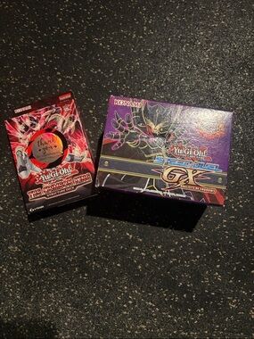Konami Yu-Gi-Oh! The Crimson King & Duelist Booster Box - Purple/Red